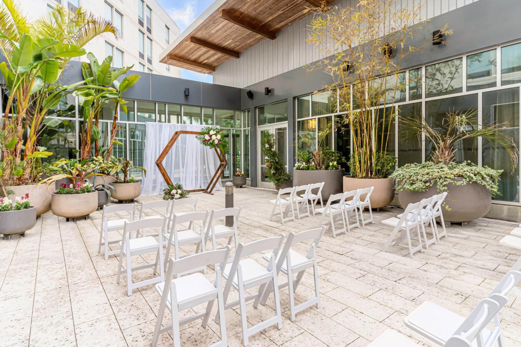 Aloft Jacksonville Tapestry Park Exterior photo
